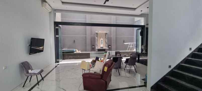 rumah waterfront citraland strategis row 3 mobil