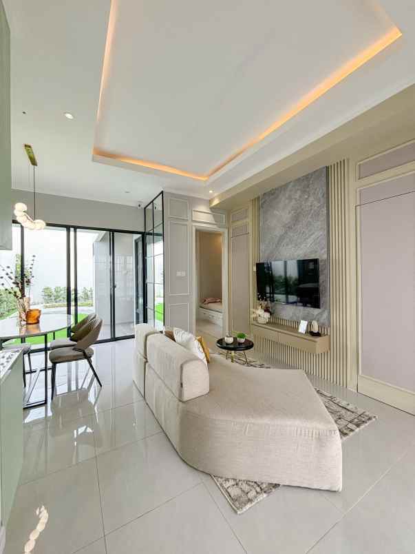 vicente at klasika grand wisata