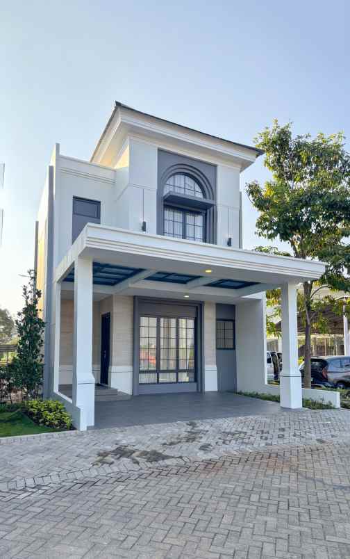 vicente at klasika grand wisata