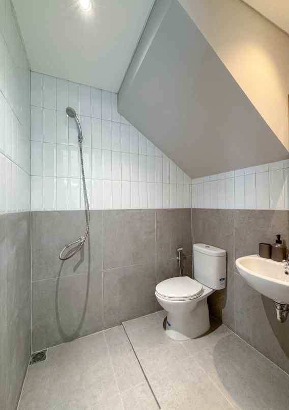 vicente at klasika grand wisata