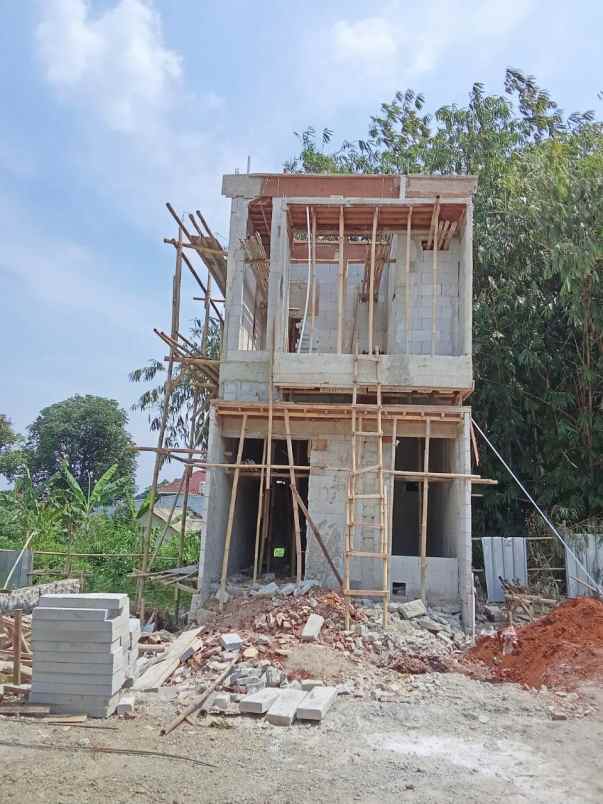 cluster 2 lantai kalimulya depok dekat stasiun gdc