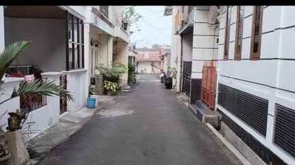 dijual 2 5 lantai akses strategis murah di kebon jeruk