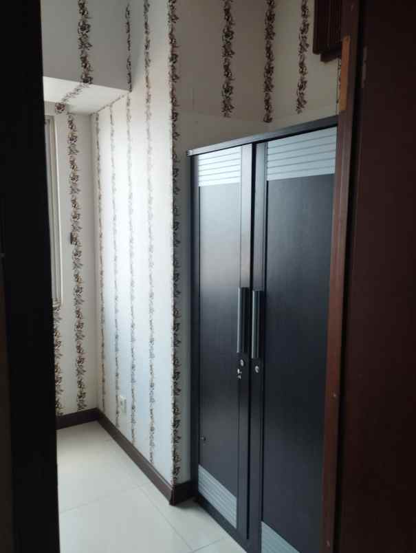 dijual apartemen pakuwon indah wiyung