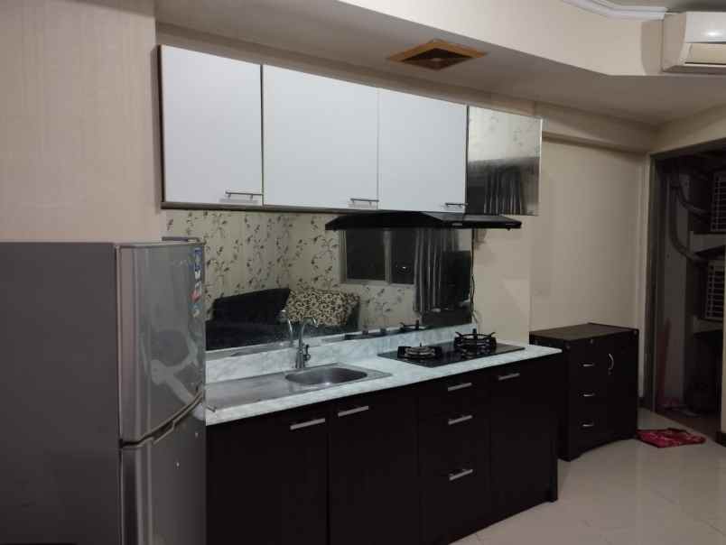 dijual apartemen pakuwon indah wiyung