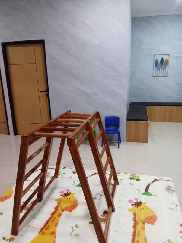 dijual cepat ruko 3 lantai