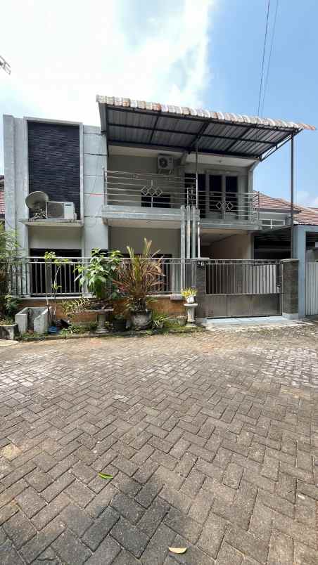 dijual cepat rumah 2 lantai