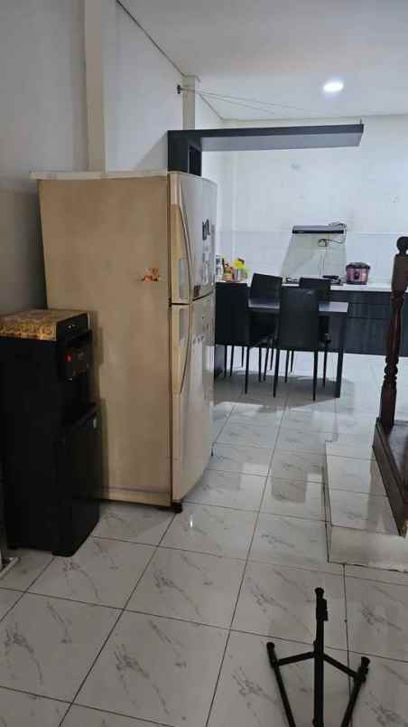 dijual cepat rumah 2 lantai dikayuringin bekasi barat