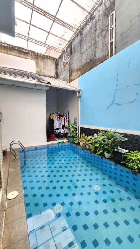 dijual cepat rumah bagus siaphuni di metland menteng