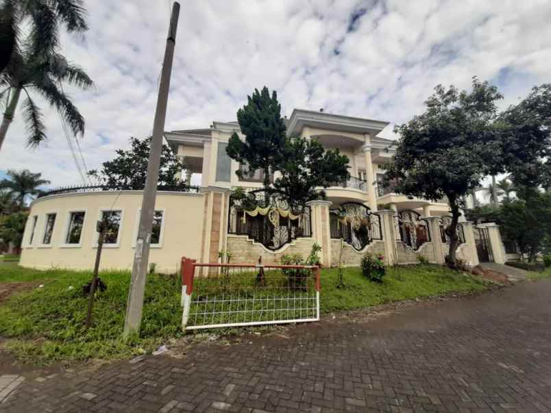 dijual cepat rumah di perumahan araya kota malang