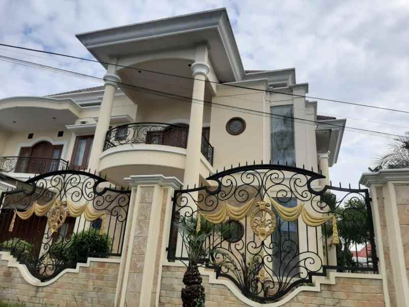 dijual cepat rumah di perumahan araya kota malang