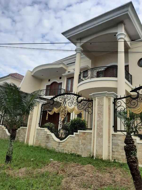 dijual cepat rumah di perumahan araya kota malang