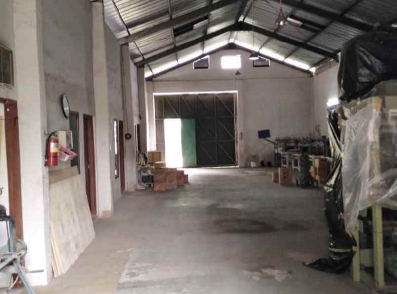 dijual gudang siap pakai di raya abdul fatah bogor