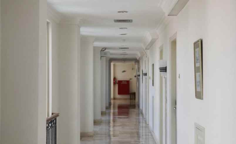 dijual hotel jl basuki rahmat kebonsari