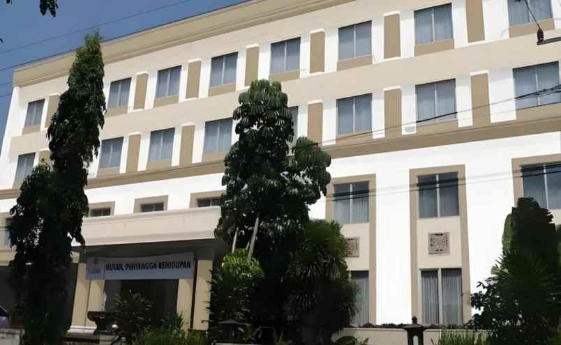 dijual hotel jl basuki rahmat kebonsari