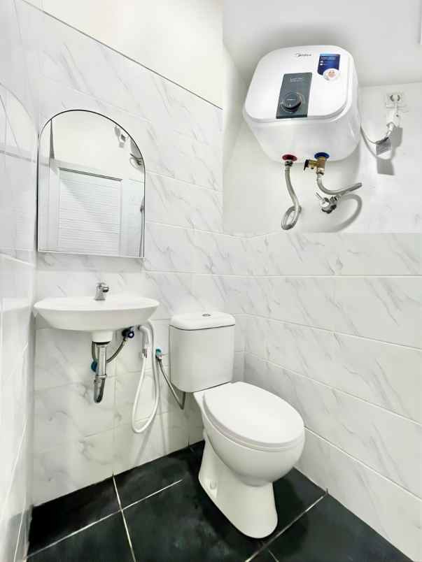 dijual kost jl hayam wuruk maphar kec