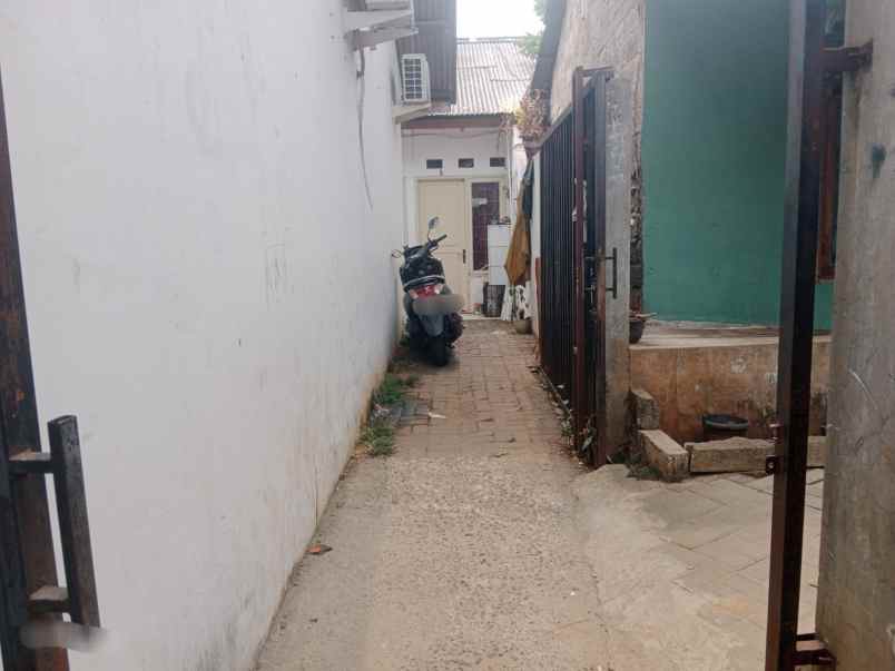 dijual kost jl palem puri jombang ciputat