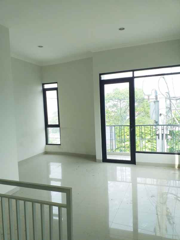 dijual ruko cinunuk bandung timur