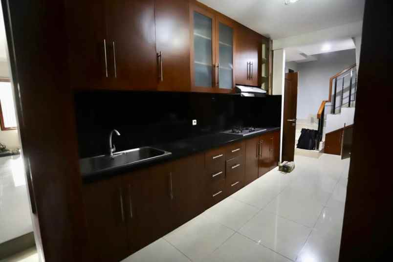 dijual ruko gudang kantor area cilandak dekat citos