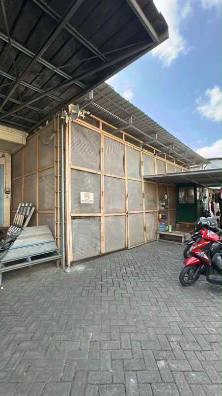 dijual ruko raya lontar lahan parkir sangat memadai