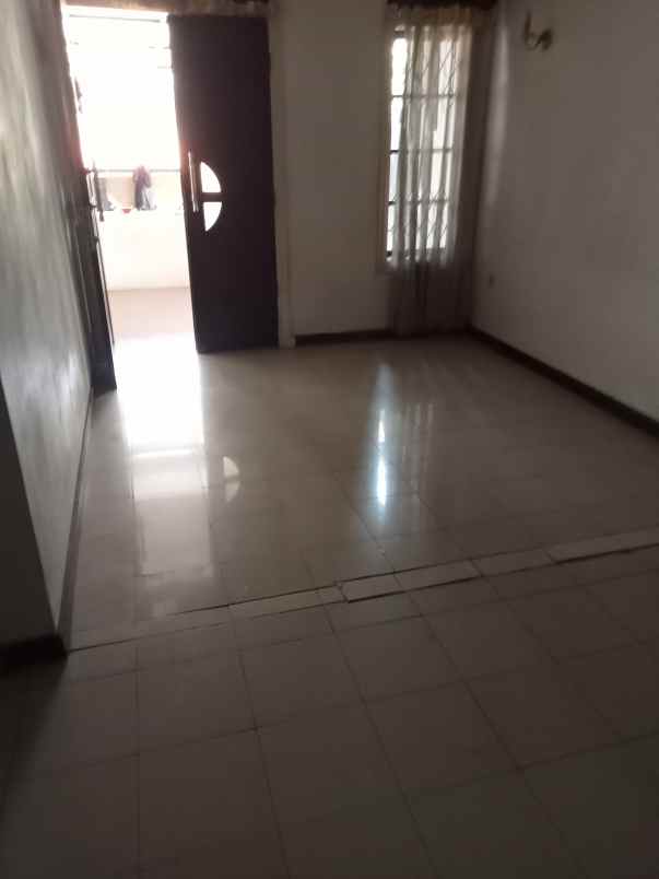 dijual rumah 1 05 m nego kawasan tapos depok