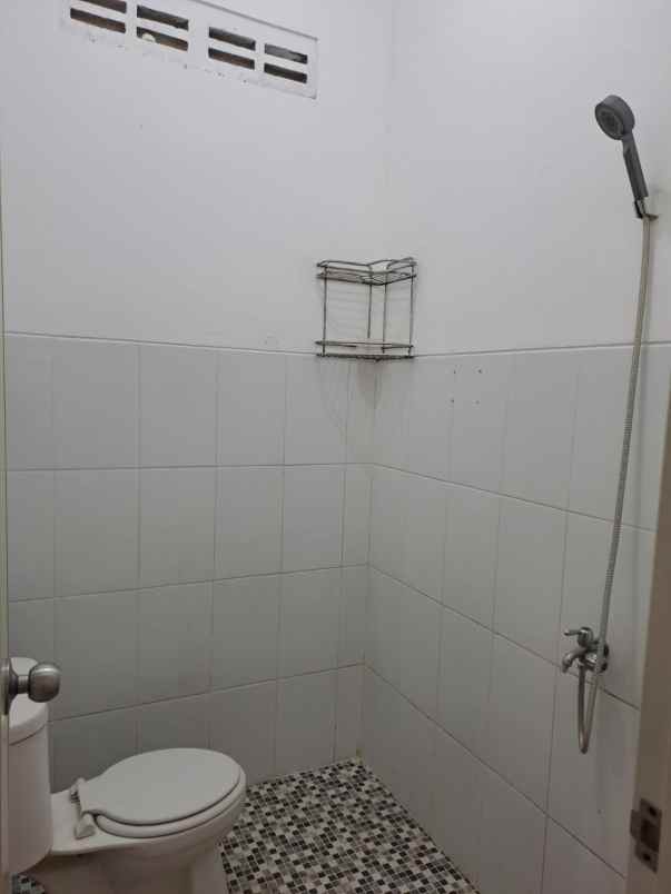 dijual rumah 4 5 km ke ugm