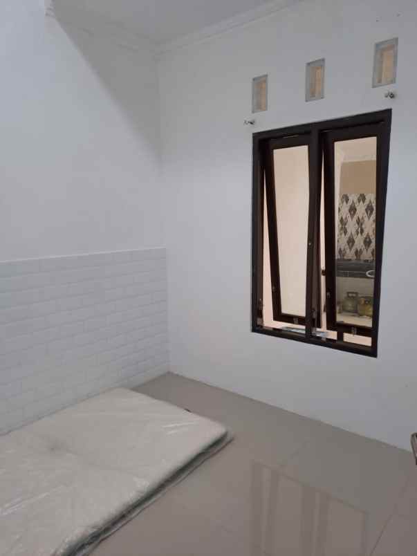 dijual rumah 4 5 km ke ugm