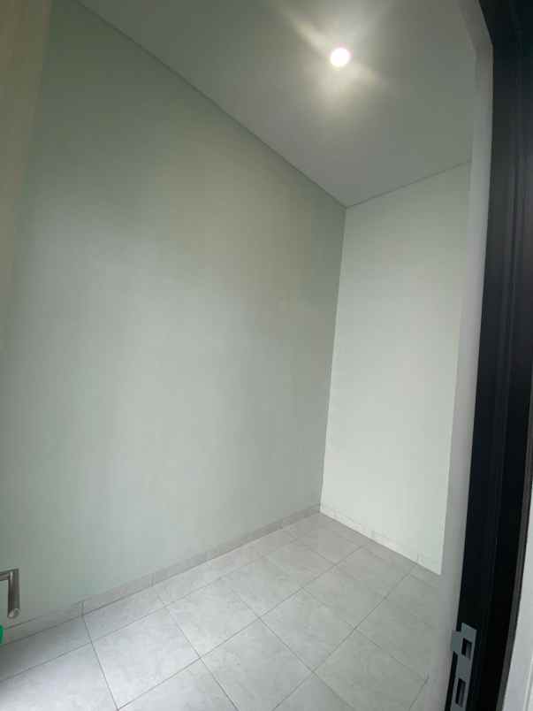dijual rumah alam sutera