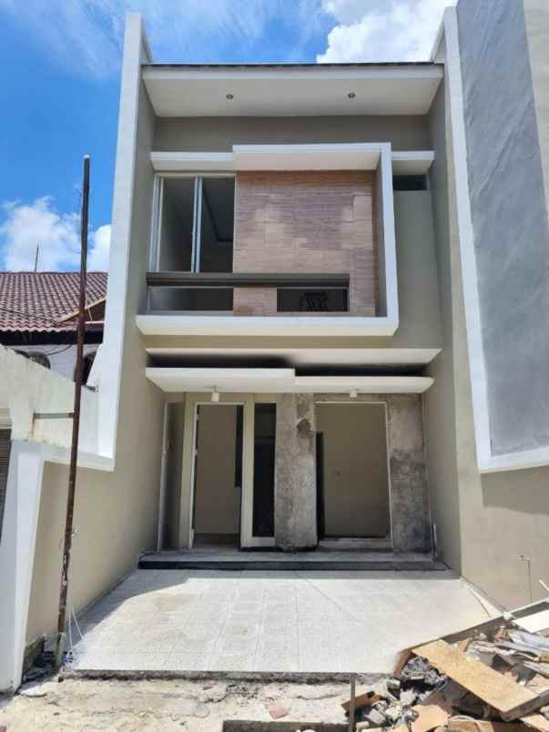 Brand New House Manyar Indah 2 Lantai One Gate System Surabaya