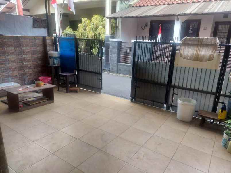 dijual rumah antapani