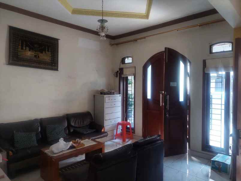 dijual rumah antapani