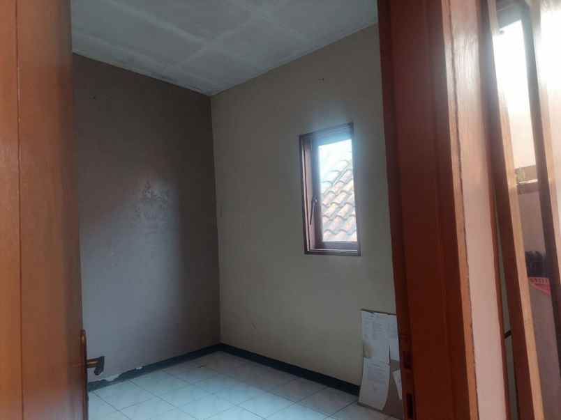 dijual rumah antapani