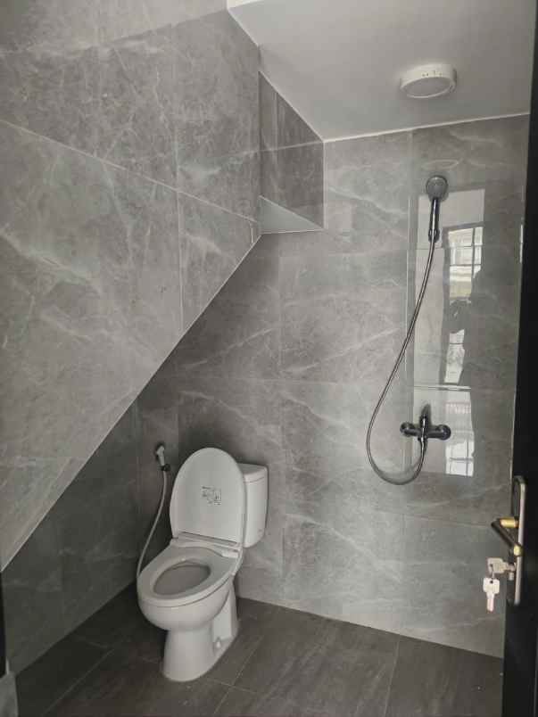 dijual rumah araya galaxy bumi permai