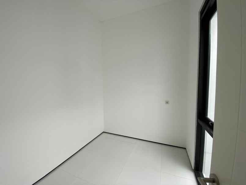 dijual rumah araya malang