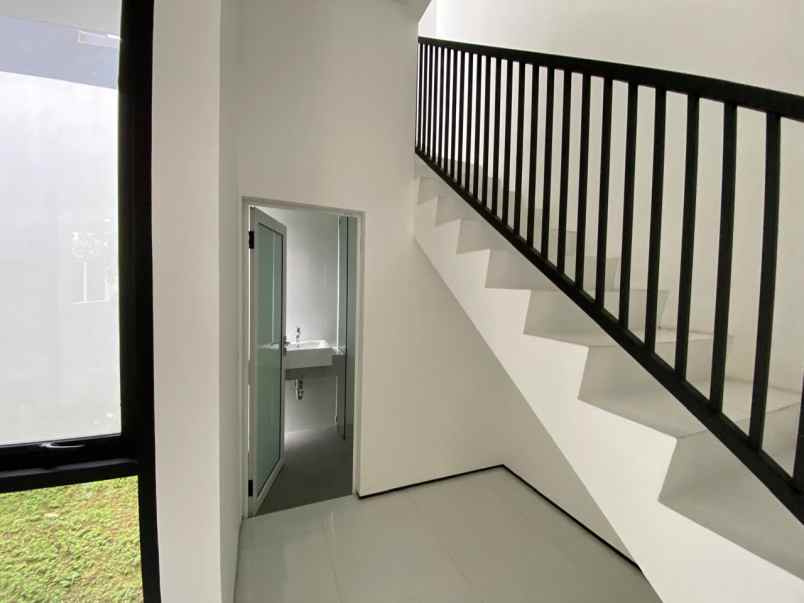 dijual rumah araya malang