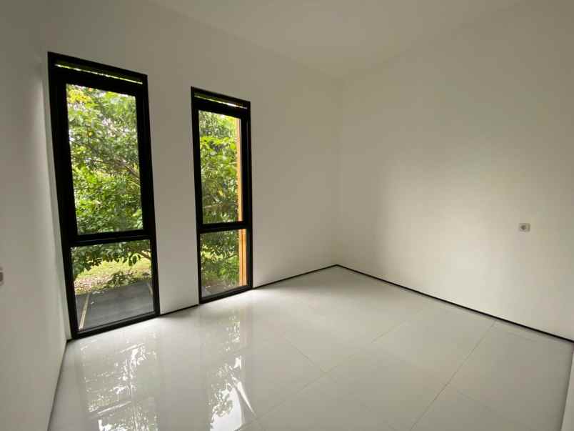 dijual rumah araya malang