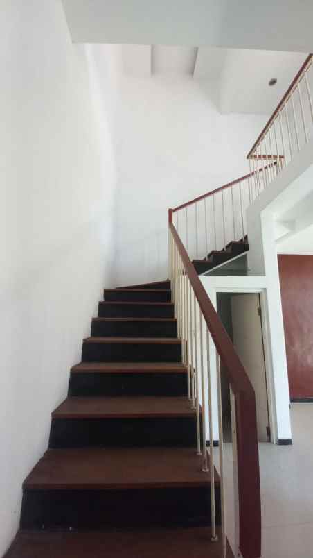 dijual rumah area borobudur dekat waing malang