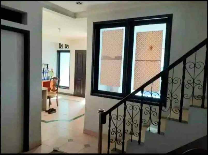 dijual rumah asem baris raya