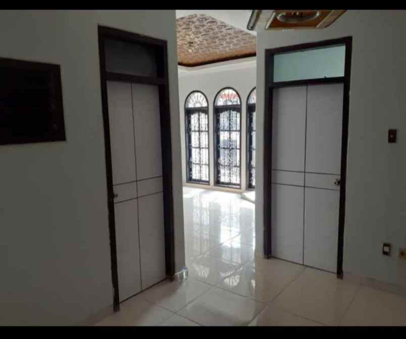 dijual rumah asem baris raya