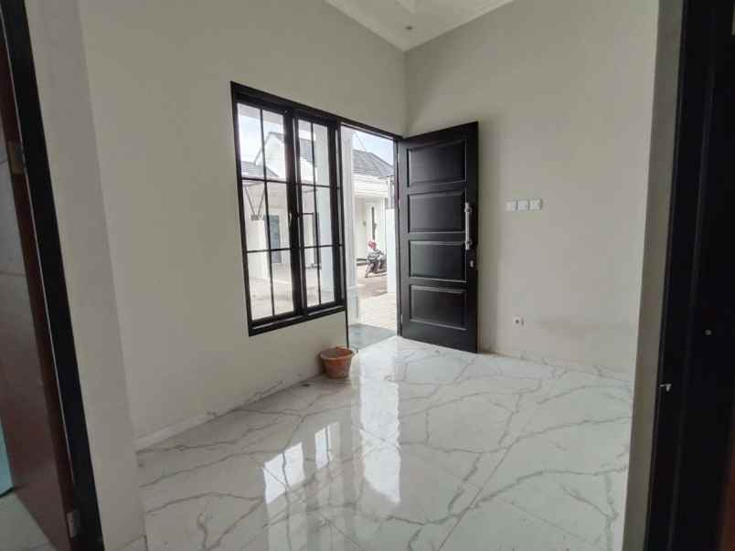 dijual rumah baru dekat gdc kalibaru depok