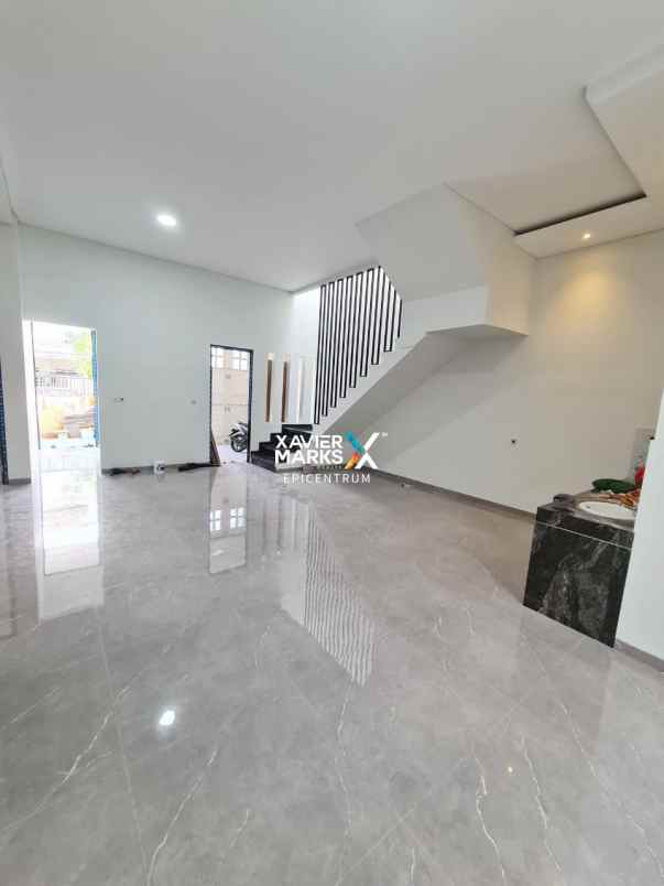 dijual rumah baru di manyar kertoadi lebar 10