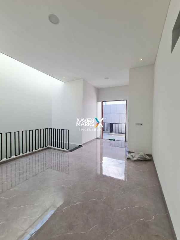 dijual rumah baru di manyar kertoadi lebar 10