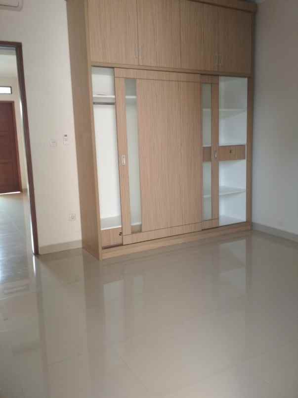 dijual rumah berlian cilandak