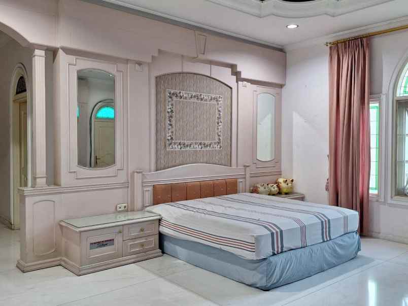 dijual rumah bintang diponggo pakis