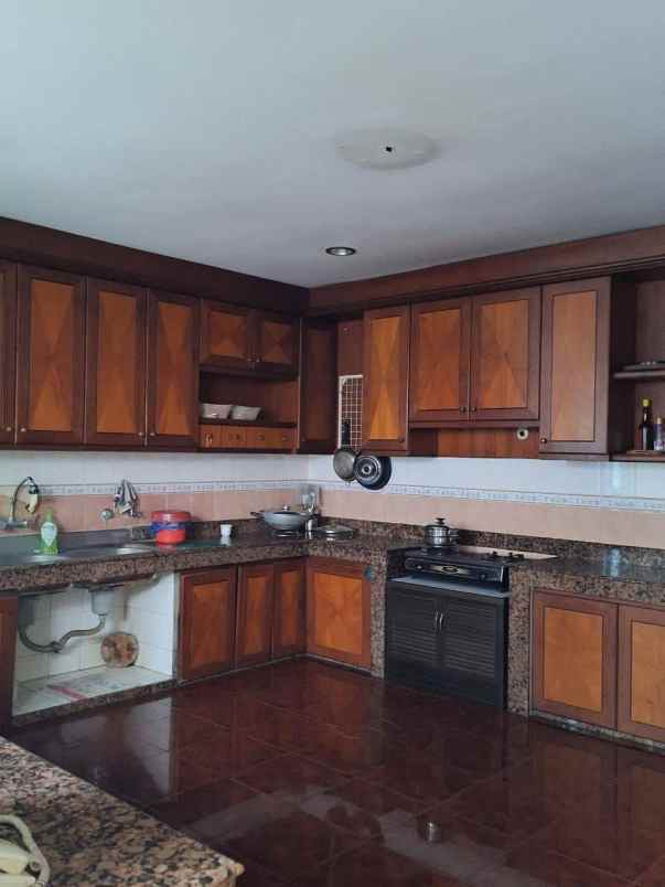 dijual rumah bintang diponggo pakis