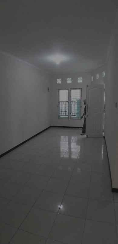dijual rumah bintara