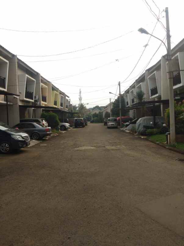 dijual rumah bintaro