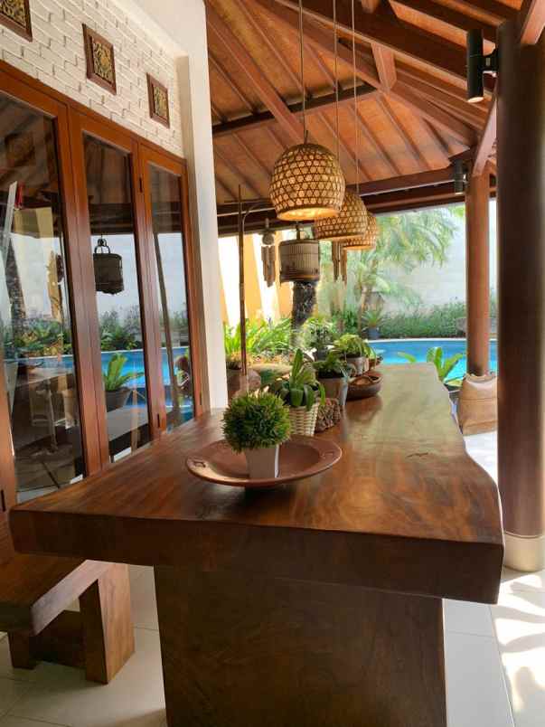 dijual rumah bintaro sektor 8