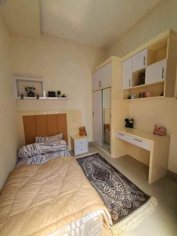 dijual rumah boulevard hijau harapan