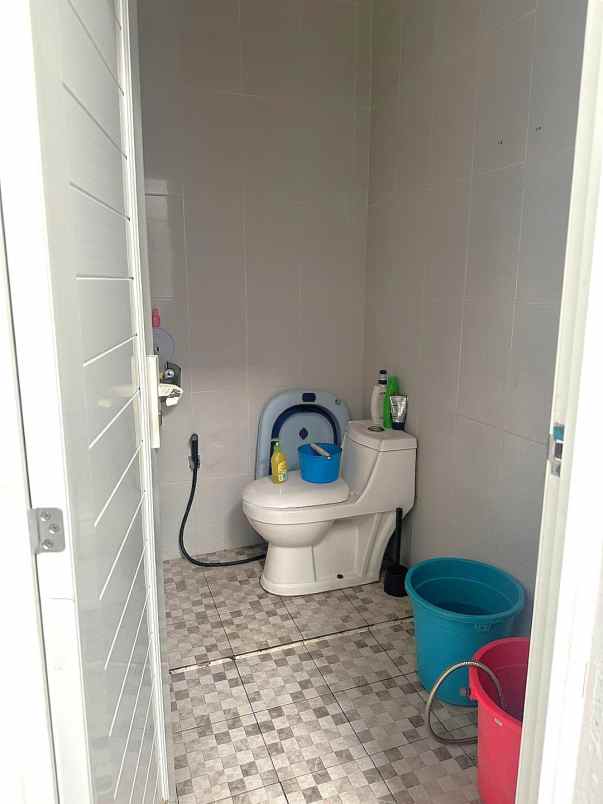 dijual rumah boulevard hijau kota