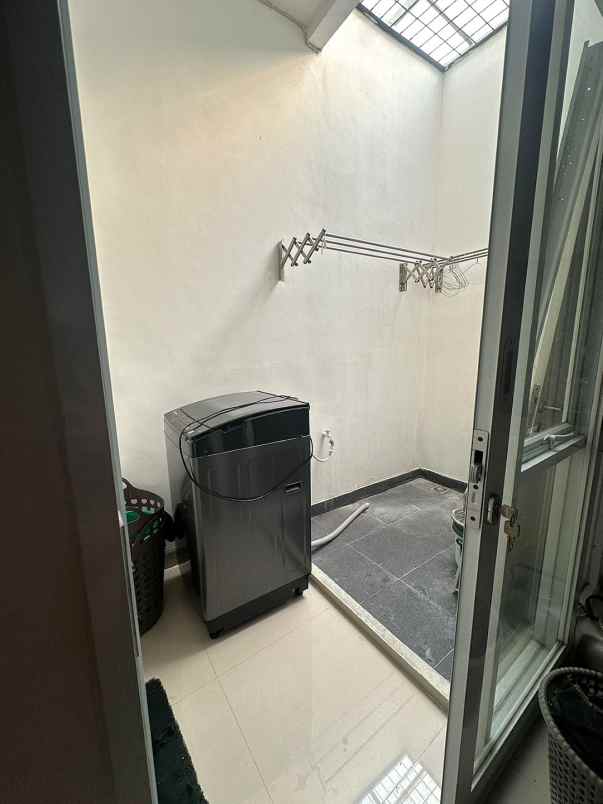 dijual rumah boulevard hijau kota